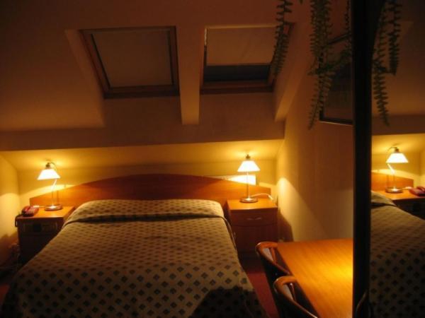 Hotel Alexandra Pobiedziska Ngoại thất bức ảnh